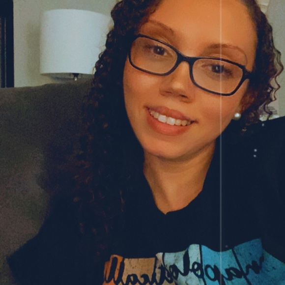 Meet your Posher, Erica - Picture 1 of 1